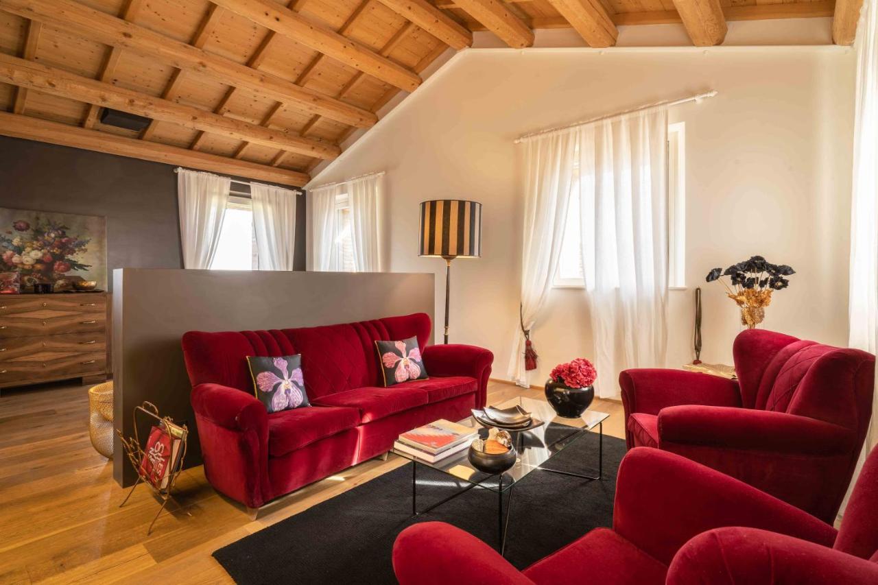 Casavostra - Ambience Suites Ostra Vetere Exterior photo